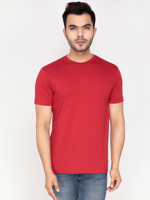 Men Round Neck Half Sleeve T-Shirt In Red